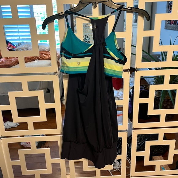 LULULEMON WORKOUT TANK SIZE 4 - Picture 2 of 3
